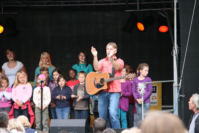 gal/2010/2010 Saitentwist Weltkindertag Burgplatz Essen 20.09.JugendhilfegGmbH Essen/2010 Saitentwist Weltkindertag Burgplatz Jugend Hilfe gGm20.09. 026.jpg
